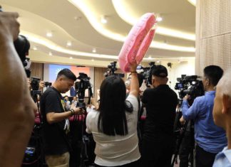 為郭董準備的泳圈